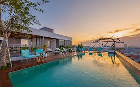 Prana Boutique Hotel And Apartments